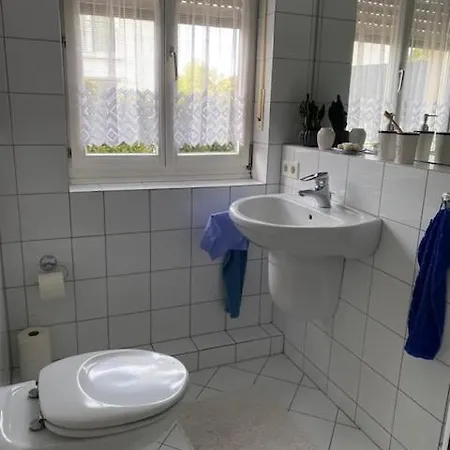 Ruhiges Im Grünen - Schnell Zur Messe *